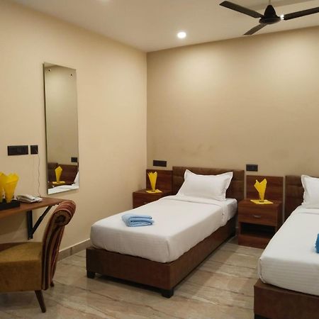 Hotel Windsor Plaza Χιντεραμπάντ Εξωτερικό φωτογραφία